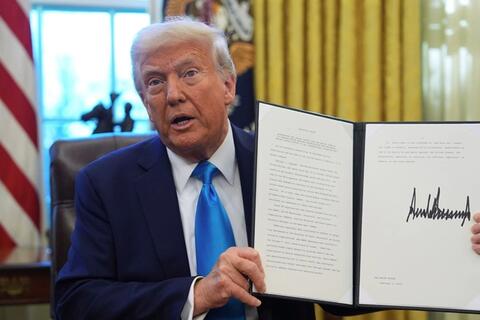 Tiền giấy USD sẽ được in chữ ký của Tổng thống Mỹ Donald Trump