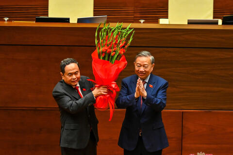 Chùm ảnh: Tân Chủ tịch Quốc hội Khóa XVI Trần Thanh Mẫn tuyên thệ