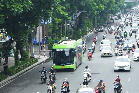 Hà Nội chưa có chủ trương miễn phí xe buýt toàn dân