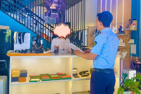 Đà Nẵng: Xử phạt 7 cơ sở bán hàng giả cho khách du lịch