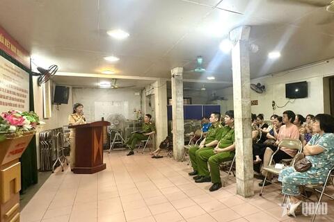 Tuyên truyền pháp luật, ký cam kết với các hộ kinh doanh “cà phê đường tàu”