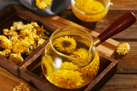 Lợi ích sức khỏe khi uống trà hoa cúc mỗi tối