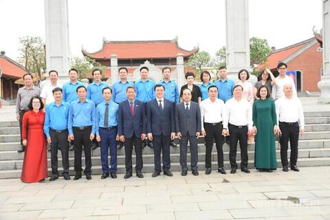 Thứ trưởng Nguyễn Sinh Nhật Tân dự lễ phát động Tháng Công nhân năm 2026