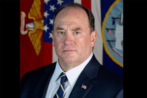 Mỹ cách chức Bộ trưởng Hải quân John Phelan