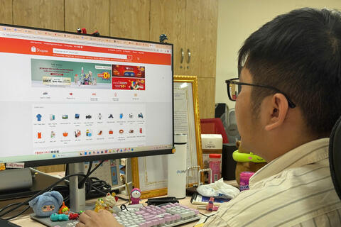 Siết chặt kiểm soát để loại bỏ hàng hóa 'xám' trên thương mại điện tử