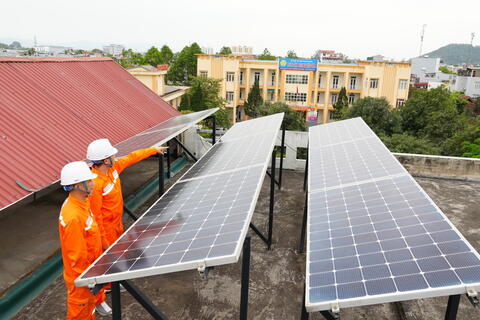 Điện mặt trời mái nhà kết hợp BESS: Tăng linh hoạt, giảm rủi ro hệ thống