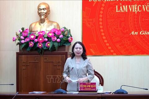 Đồng chí Võ Thị Ánh Xuân làm việc với Ban Thường vụ Tỉnh ủy An Giang
