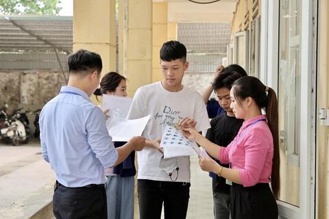 Thí sinh cả nước bước vào ngày thi đầu tiên của Kỳ thi tốt nghiệp THPT 2026