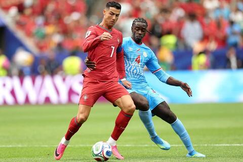 World Cup 2026: Ronaldo mờ nhạt vì… Messi