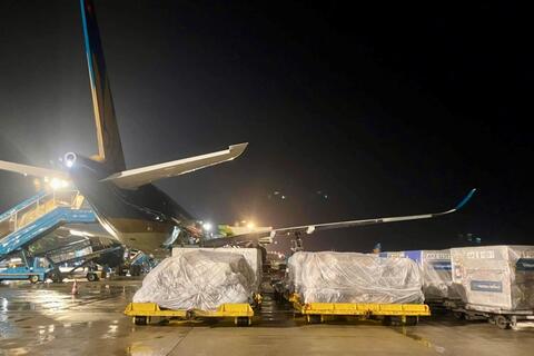 Vietnam Airlines vận chuyển 25 tấn hàng hóa hỗ trợ Venezuela