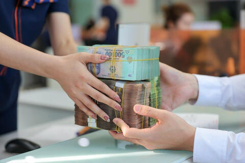 Nhu cầu vốn trong nền kinh tế tăng nhanh, áp lực đè nặng lên vai ngân hàng