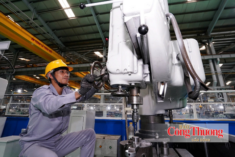 Tạo đột phá phát triển công nghiệp thế hệ mới