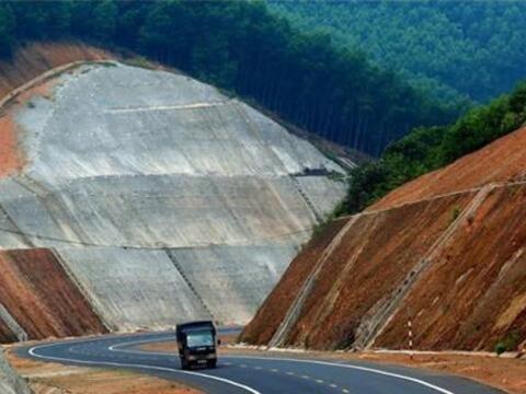 Sẽ mạnh tay với nhà thầu yếu làm chậm cao tốc Bắc - Nam