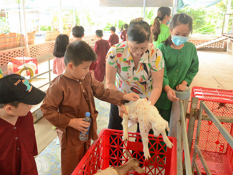 Đồng Tháp lấy OCOP làm 'đòn bẩy' xây dựng nông thôn mới bền vững