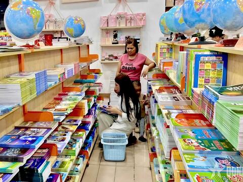 Giảm gánh nặng và chuẩn hóa chất lượng dạy, học