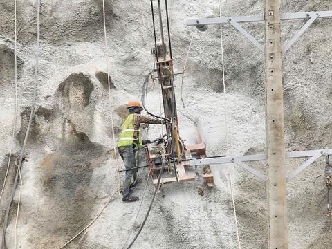 Sôi nổi thi đua trên công trường Thủy điện tích năng Bác Ái