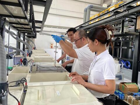 Sản xuất khởi sắc: Chuyên gia, doanh nghiệp nói gì?