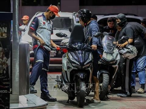 Giá dầu thế giới giảm mạnh sau nỗ lực trấn an thị trường của Tổng thống Trump về thời hạn xung đột