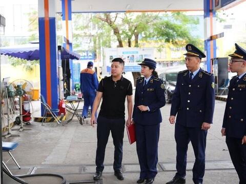 Quản lý thị trường siết chặt kiểm tra, giá xăng dầu dần ổn định