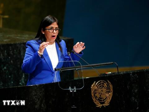 Tổng thống lâm thời Venezuela bất ngờ hủy chuyến công du đầu tiên