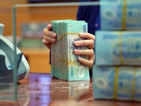 Lãi suất liên ngân hàng phân hóa mạnh giữa các kỳ hạn