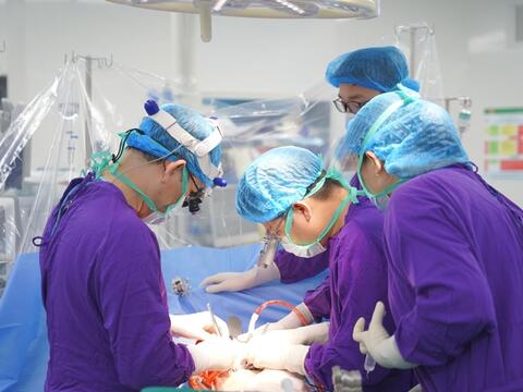 “Cuộc chiến” giành sự sống của thầy thuốc chiến sĩ