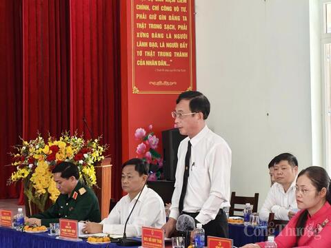 Phó Thủ tướng Hồ Quốc Dũng làm việc với xã biên giới ở Đắk Lắk