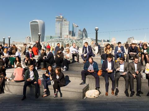 Lao động tại Anh lao đao vì xung đột ở Trung Đông