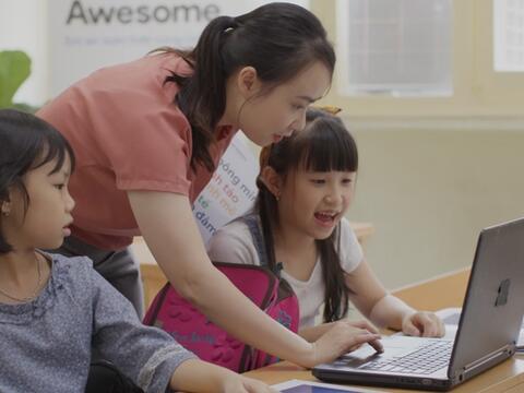 Góc nhìn giáo dục: Bồi đắp nhân tính trong thời đại công nghệ số