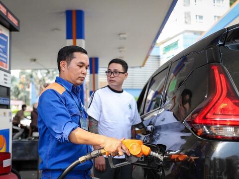 Chính phủ tạm ứng 8.000 tỷ đồng cho Quỹ Bình ổn giá xăng dầu