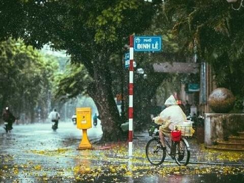 Thời tiết hôm nay (4-4): Miền Bắc có mưa dông, miền Trung và miền Nam nắng nóng gay gắt