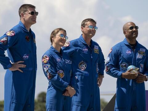 Phi hành đoàn Artemis II ăn gì trong hành trình đến Mặt Trăng?