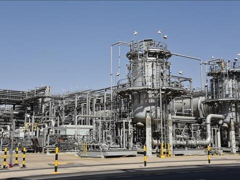 Eo biển Hormuz tê liệt, xuất khẩu dầu vùng Vịnh giảm gần 50%