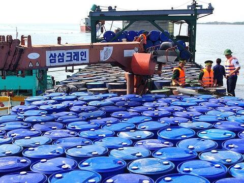 Phối hợp kiểm tra và xử lý nghiêm vi phạm trong kinh doanh, vận chuyển xăng dầu tại khu vực biên giới