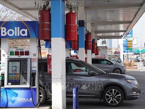 Dầu rời mốc 100 USD/thùng sau tín hiệu hạ nhiệt căng thẳng Trung Đông