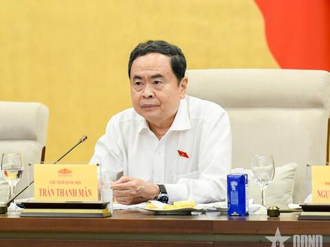 Thống nhất trình Quốc hội xem xét các mức thuế đối với xăng, dầu, nhiên liệu bay