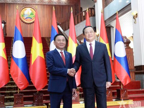 Thường trực Ban Bí thư Trần Cẩm Tú hội kiến Thủ tướng Lào Sonexay Siphandone