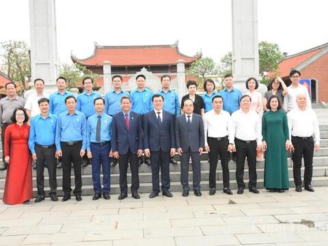 Thứ trưởng Nguyễn Sinh Nhật Tân dự lễ phát động Tháng Công nhân năm 2026