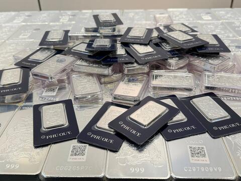 Ngày 17/4: Giá bạc hạ nhiệt, giao dịch gần 81 triệu đồng/kg