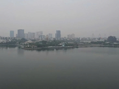 Bắc Bộ mưa dông; Trung Bộ và Nam Bộ trời nắng, có nơi nắng nóng