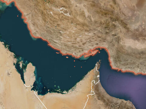Iran cảnh báo đóng eo biển Hormuz nếu Mỹ tiếp tục phong tỏa