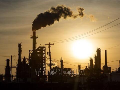 Giá dầu Mỹ tăng 7,5% do căng thẳng Trung Đông leo thang