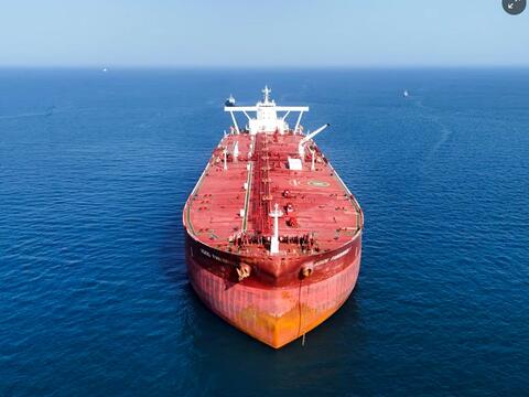 Thế giới phản ứng thận trọng trước việc mở cửa lại eo biển Hormuz