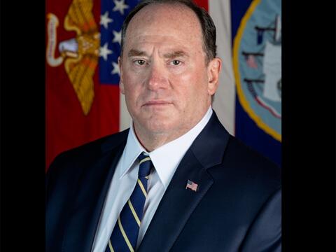 Mỹ cách chức Bộ trưởng Hải quân John Phelan