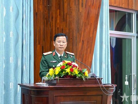 Đại tướng Nguyễn Tân Cương dự lễ trao Huân chương của Nhà nước Việt Nam tặng tập thể và cá nhân thuộc Bộ Quốc phòng Lào