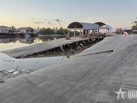 Cà Mau: Sạt lở nghiêm trọng tuyến sông Đầm Dơi