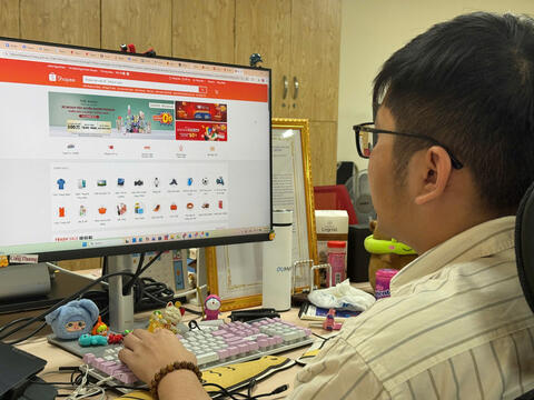 Siết chặt kiểm soát để loại bỏ hàng hóa 'xám' trên thương mại điện tử