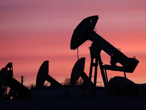 Giá xăng dầu hôm nay (28-4): Giá dầu thế giới tăng hơn 2%