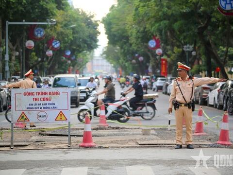Phân luồng giao thông, phòng ngừa ùn tắc qua khu vực thi công