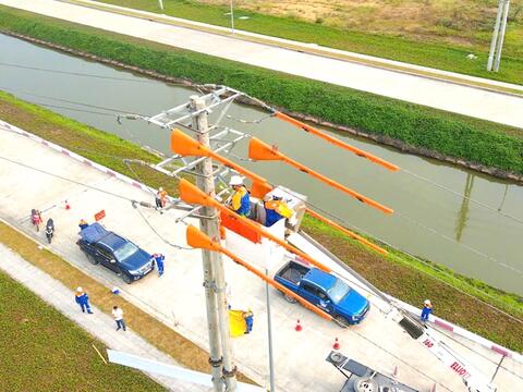 Nắng nóng cực đoan, hệ thống điện "căng mình" vận hành